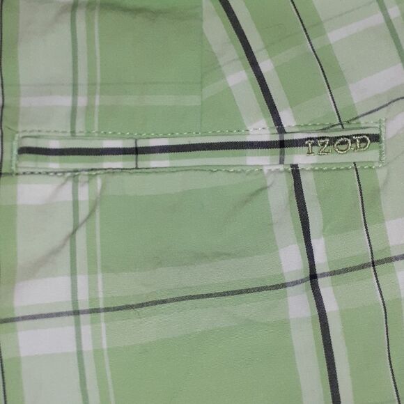 Izod XFG Stretch Golf Bermuda Shorts Green Plaid 6 - Picture 6 of 6